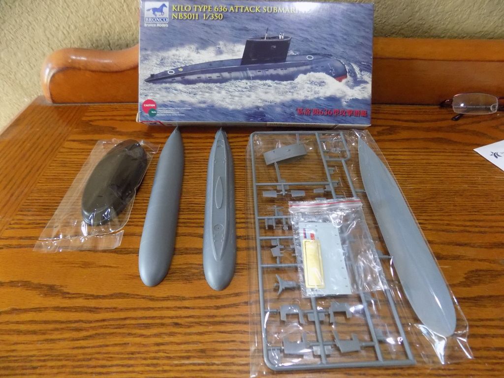 Bronco 1/350 Kilo class submarine International Scale Modeller