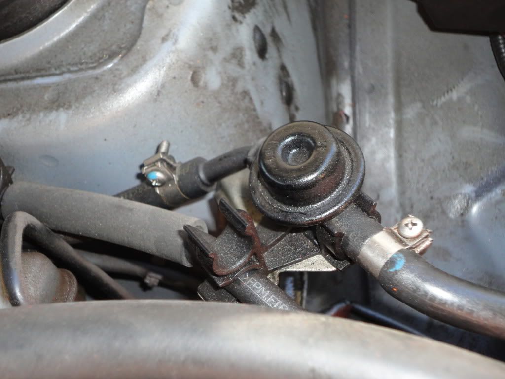('06-'08) Fuel Filter in the Engine Bay - Subaru Forester ... 2006 subaru forester fuel filter location 