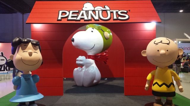 Peanuts%20Life-size%20display.jpg