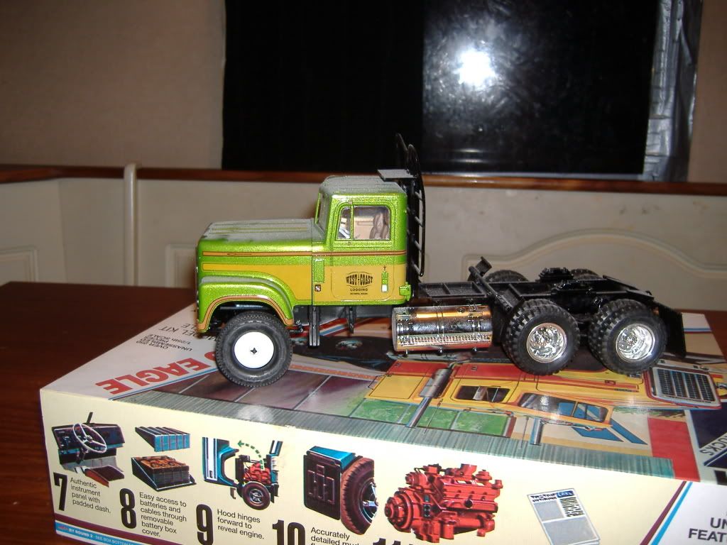 logtruck001.jpg