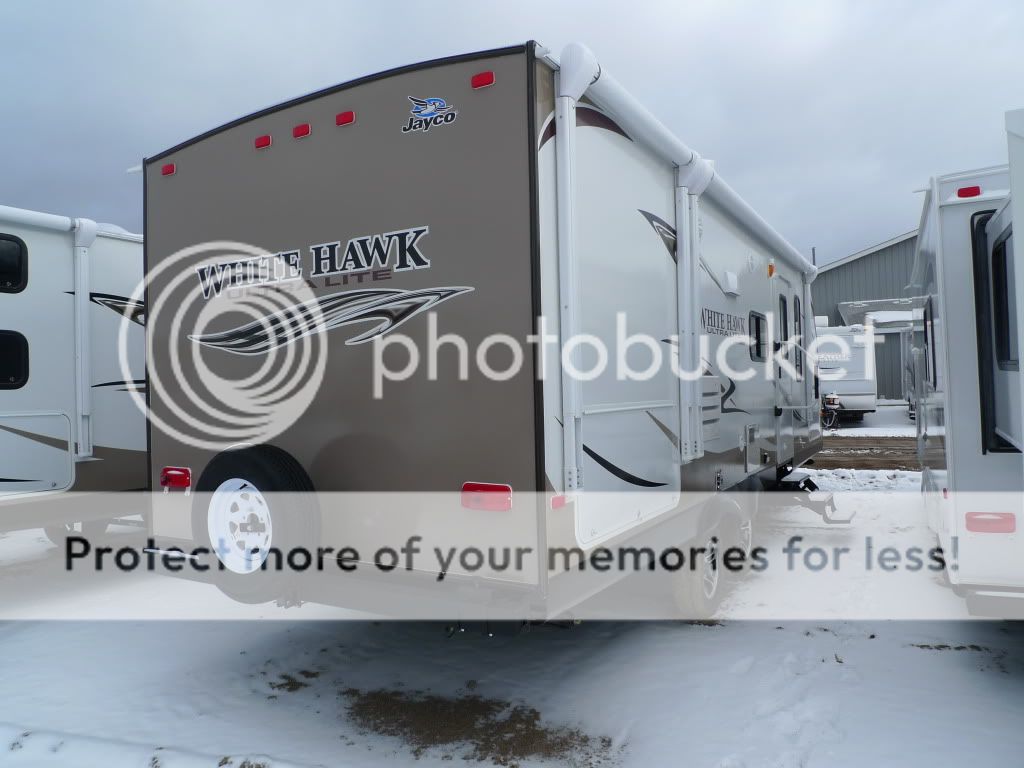 2012 JAYCO WHITEHAWK 26DSRB REAR BATH TRAVEL TRAILER WITH OUTDOOR 